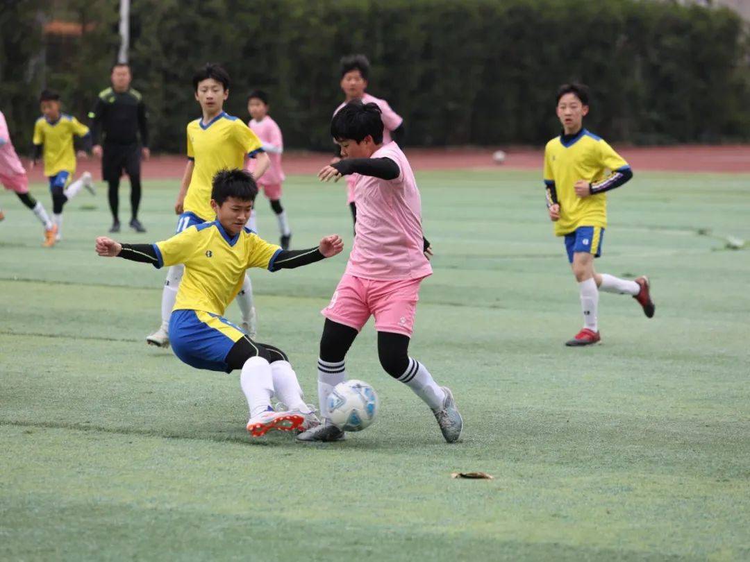 leyucom官网登录入口地址-包含特色迷你足球联赛，锻炼少年成长的舞台的词条