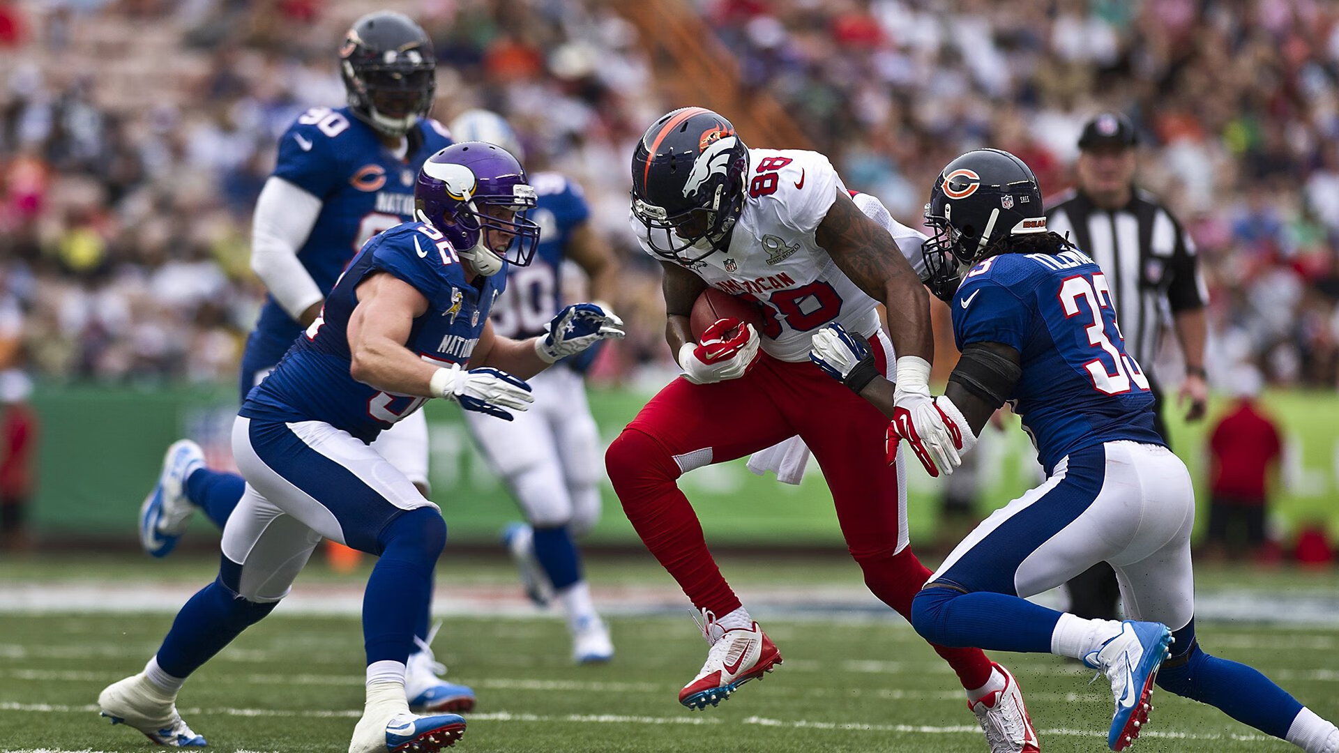 世界水上摩托冠军赛，极速漂移展现极限速度，水上摩托比赛