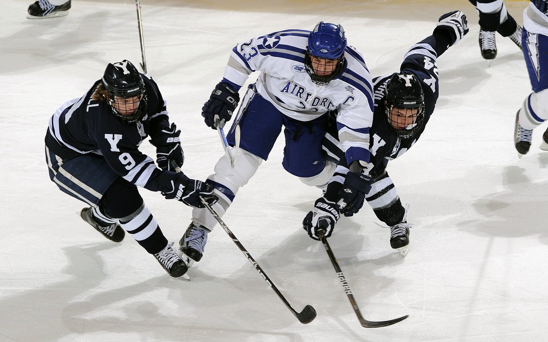 克罗地亚队在巴黎奥运会手球比赛中多次通过团队配合得分，克罗地亚奥运冠军